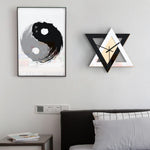 Black and White Creative Wall Clock - Retro Quiet Decorative Design